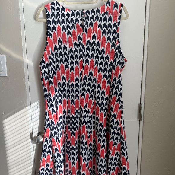 PLUS SIZE (2X)_HAANI Woman Dress (multicolor) - Picture 3 of 5